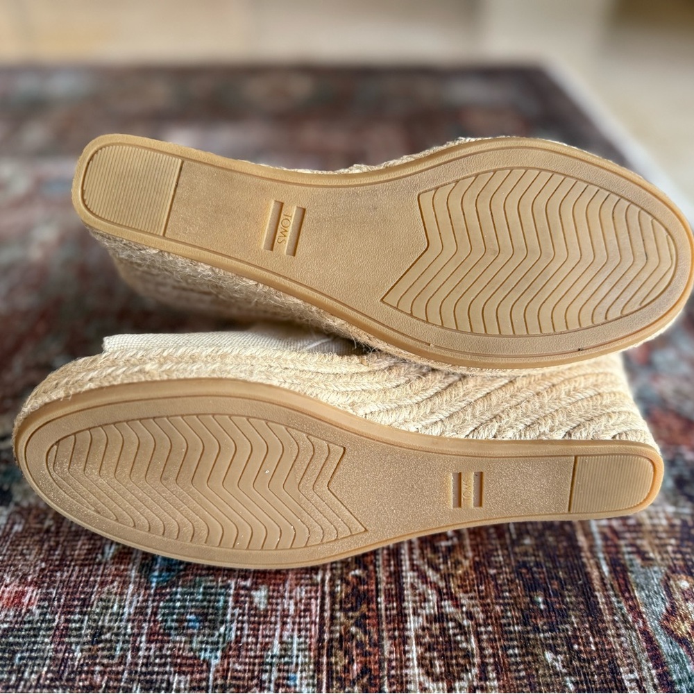Toms Marisol canvas Wedge Heel Espadrilles, size 7 or 7.5